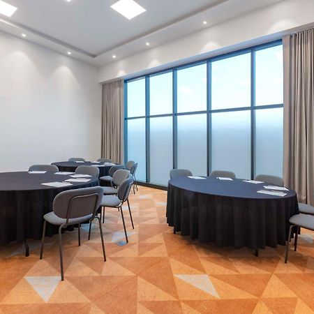 Hilton Garden Inn Guadalajara Airport El Zapote  Ngoại thất bức ảnh