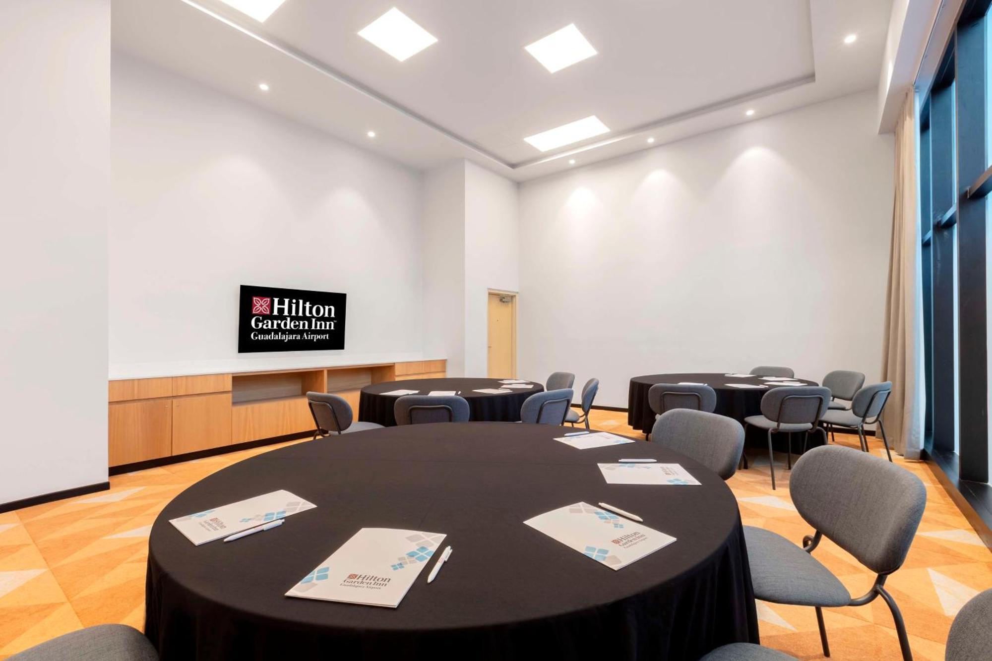 Hilton Garden Inn Guadalajara Airport El Zapote  Ngoại thất bức ảnh
