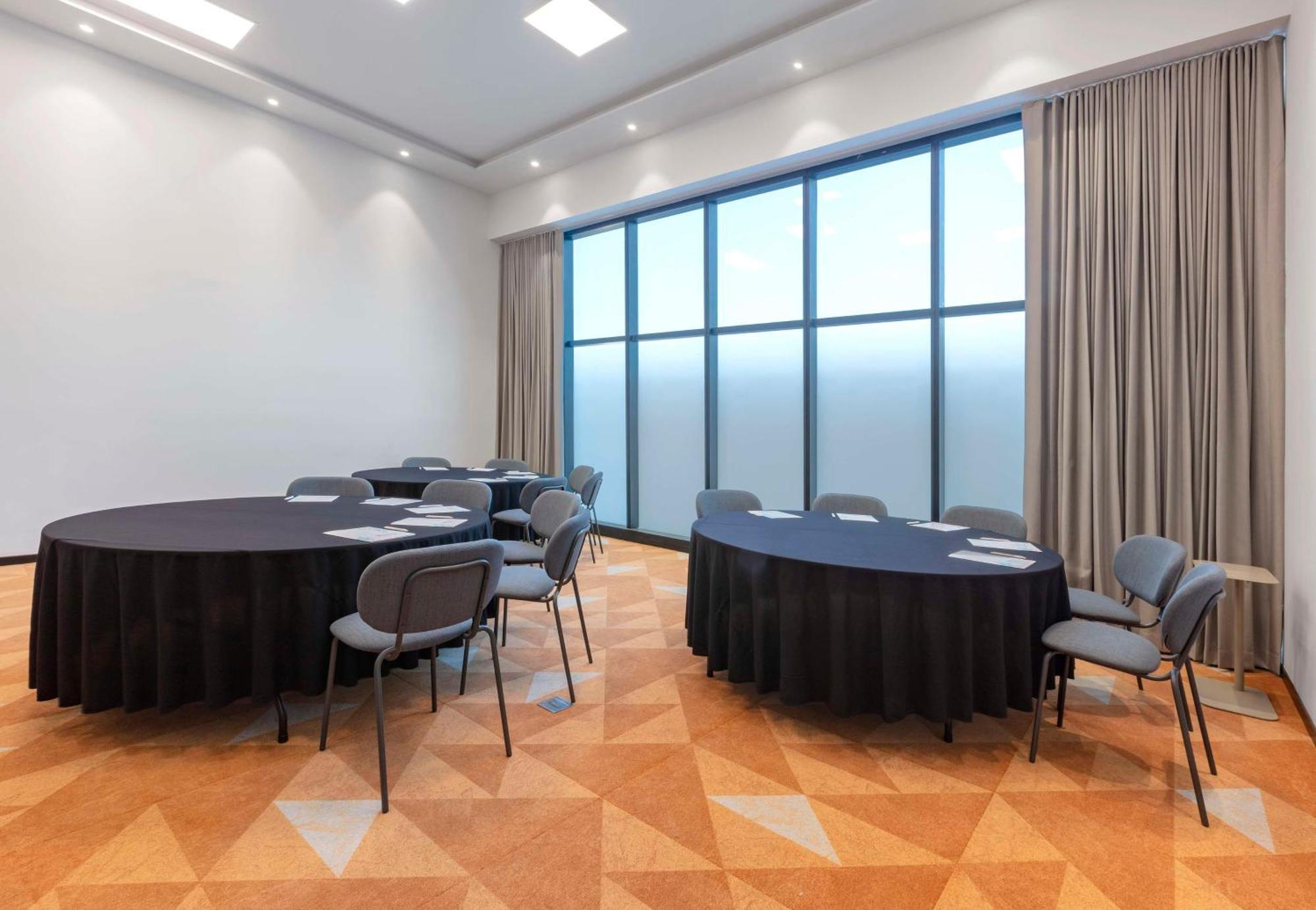 Hilton Garden Inn Guadalajara Airport El Zapote  Ngoại thất bức ảnh